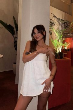Bayan Modeller Derya Kanar